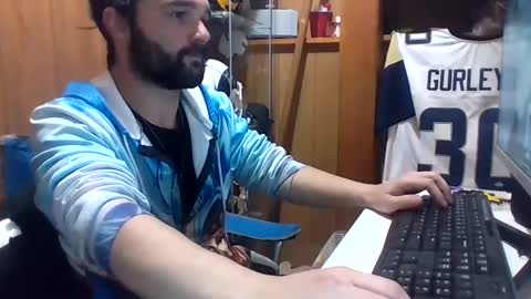 Snapshot of craveitoften chatting on December 6, 2:35 am craveitoften online show from December 6, 2:35 am