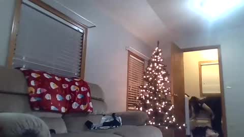 Snapshot of craveitoften chatting on December 26, 1:40 am craveitoften online show from December 26, 1:40 am