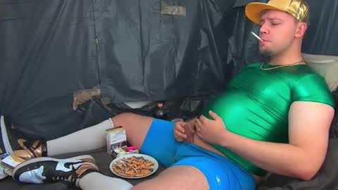 Snapshot of cravingboy chatting on September 28, 9:47 am robin online show from September 28, 9:47 am