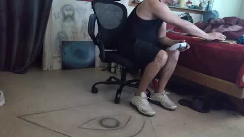 Snapshot of crazy4feetmanic chatting on June 27, 11:15 am drbucknaked online show from June 27, 11:15 am