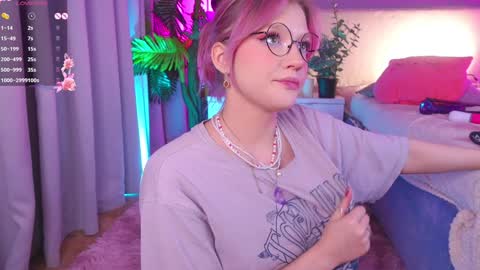 Snapshot of crazy__wine chatting on December 5, 2:31 am Sonya online show from December 5, 2:31 am