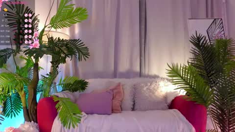 Snapshot of crazy__wine chatting on February 26, 5:39 pm Sonya online show from February 26, 5:39 pm
