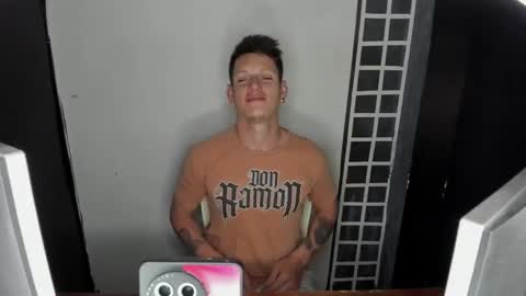 Snapshot of crazy_acouple_donpillo chatting on October 19, 1:28 am crazy_acouple_donpillo online show from October 19, 1:28 am