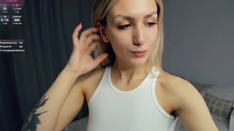 Snapshot of crazy_selfi chatting on February 3, 2:36 am Emma online show from February 3, 2:36 am