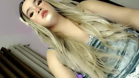 Hot Ayisha online show from October 11, 5:55 pm