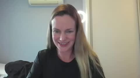 Anny online show from November 17, 3:51 pm