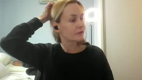 Snapshot of crazyanny chatting on June 12, 10:47 am Anny online show from June 12, 10:47 am
