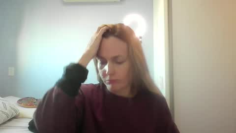 Snapshot of crazyanny chatting on June 18, 10:52 am Anny online show from June 18, 10:52 am