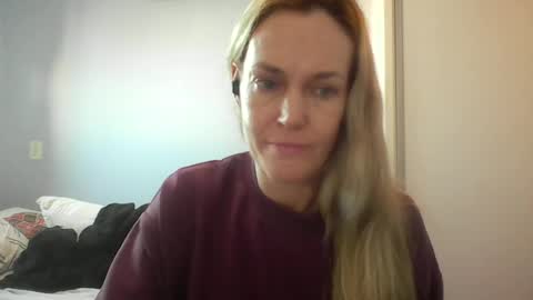Snapshot of crazyanny chatting on June 22, 10:56 am Anny online show from June 22, 10:56 am