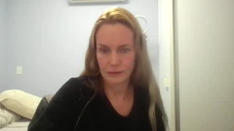 Snapshot of crazyanny chatting on June 26, 12:15 am Anny online show from June 26, 12:15 am