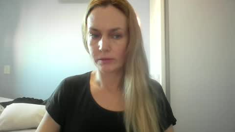 Snapshot of crazyanny chatting on July 2, 10:54 am Anny online show from July 2, 10:54 am