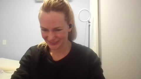 Snapshot of crazyanny chatting on July 13, 12:24 am Anny online show from July 13, 12:24 am