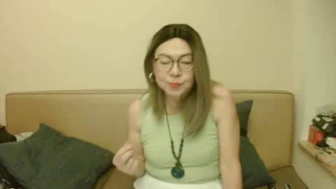 Snapshot of crazychika chatting on October 12, 3:33 pm Kelly online show from October 12, 3:33 pm