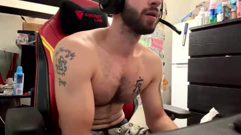 crazydill28 online show from October 31, 4:52 pm