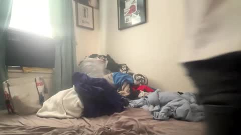 crazydill28 online show from April 5, 9:56 pm