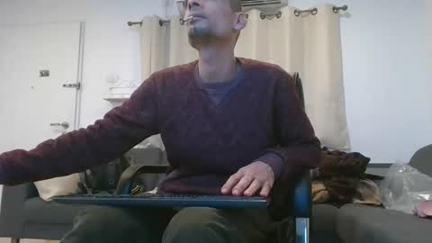 Snapshot of crazymen0101 chatting on December 12, 9:19 am crazymen0101 online show from December 12, 9:19 am