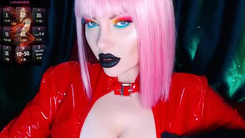 Snapshot of crazypinkyball chatting on January 21, 1:00 pm Roxy online show from January 21, 1:00 pm