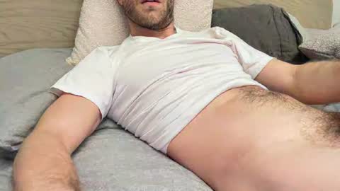 Snapshot of creamofwheattreat chatting on December 17, 4:57 pm creamofwheattreat online show from December 17, 4:57 pm