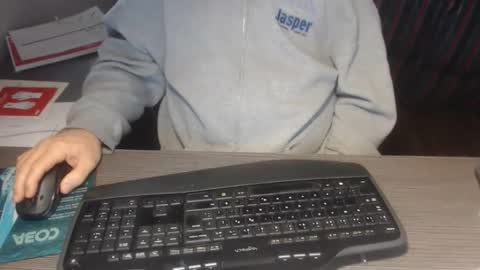 Creamormilk online show from October 27, 1:48 pm