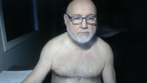 Creamormilk online show from December 19, 9:05 am