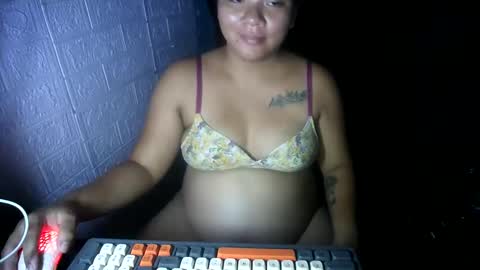 Snapshot of creamy_cunt4uxx chatting on April 27, 5:33 pm my pussy always wet online show from April 27, 5:33 pm