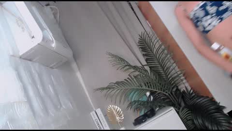 Snapshot of creamy_delilah chatting on October 14, 8:26 am Delilah online show from October 14, 8:26 am