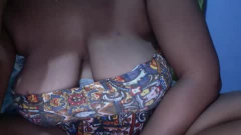 Snapshot of creamycocobabe chatting on April 15, 10:10 pm CreamyCocoBabe online show from April 15, 10:10 pm