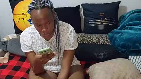 creamyhub online show from October 15, 8:03 am