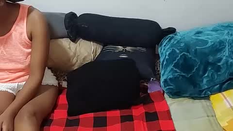 creamyhub online show from November 17, 6:19 am