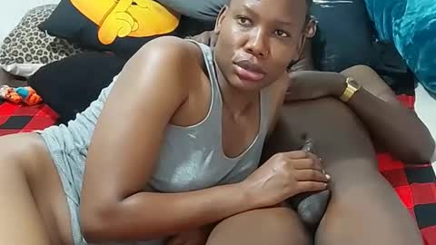 creamyhub online show from December 19, 9:38 am