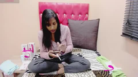Snapshot of creamyindian4u chatting on May 30, 5:48 am creamyindian4u online show from May 30, 5:48 am