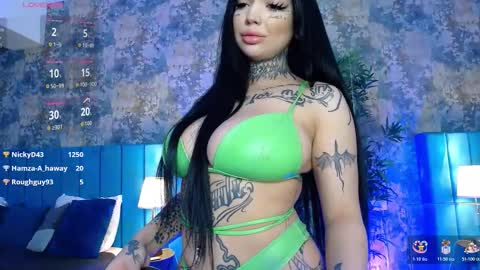 Snapshot of creamyinkk chatting on February 15, 7:51 am Sophie online show from February 15, 7:51 am