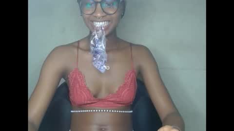 creamyxmuffin online show from September 21, 8:10 pm