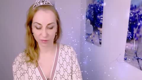 Snapshot of create_your_own_sun chatting on January 5, 5:27 pm Lera online show from January 5, 5:27 pm