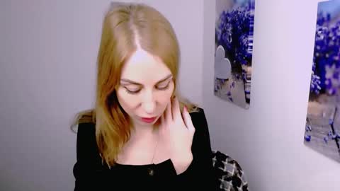 Snapshot of create_your_own_sun chatting on February 5, 1:49 pm Lera online show from February 5, 1:49 pm