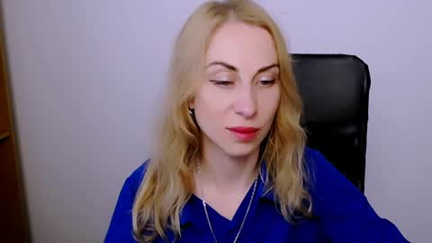 Snapshot of create_your_own_sun chatting on May 10, 9:03 am Lera online show from May 10, 9:03 am