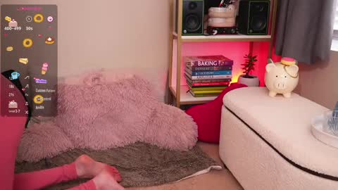 Snapshot of creme_dela_creme chatting on January 5, 8:31 pm Quinn de la Creme online show from January 5, 8:31 pm