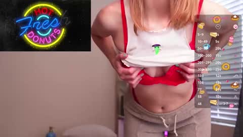 Snapshot of creme_dela_creme chatting on January 10, 4:51 pm Quinn de la Creme online show from January 10, 4:51 pm