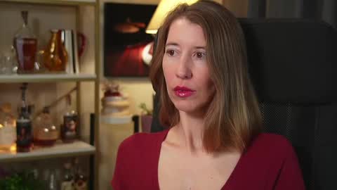 Snapshot of creme_dela_creme chatting on October 7, 5:43 pm Quinn de la Creme online show from October 7, 5:43 pm