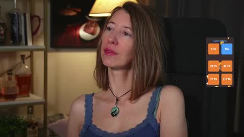 Snapshot of creme_dela_creme chatting on October 14, 5:58 pm Quinn de la Creme online show from October 14, 5:58 pm