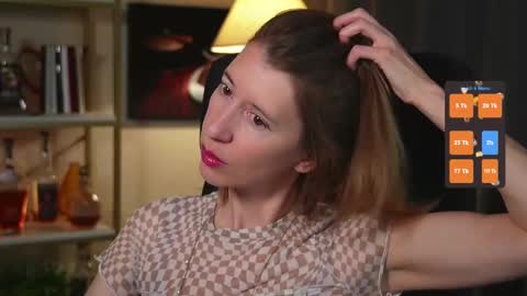 Snapshot of creme_dela_creme chatting on October 21, 5:57 pm Quinn de la Creme online show from October 21, 5:57 pm