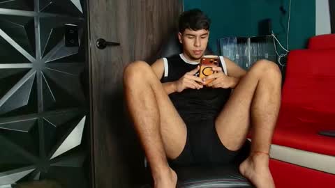 Snapshot of crh58_ chatting on November 19, 9:37 pm crh58_ online show from November 19, 9:37 pm