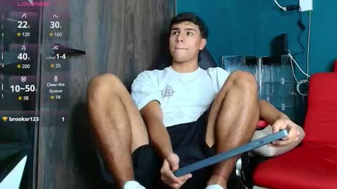 Snapshot of crh58_ chatting on December 2, 10:05 pm crh58_ online show from December 2, 10:05 pm