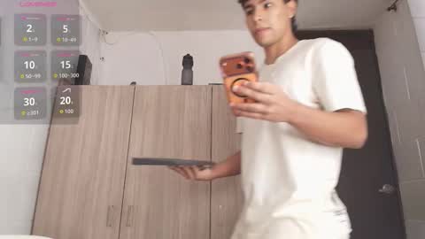 crh58_ online show from February 6, 5:49 pm