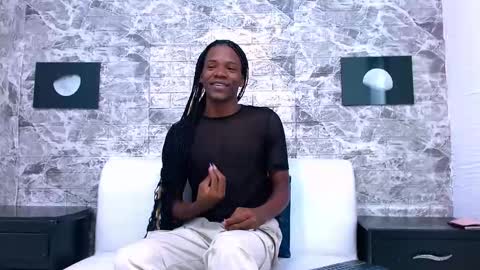 Snapshot of criisbrown_ chatting on November 11, 11:10 am CriisBrown online show from November 11, 11:10 am