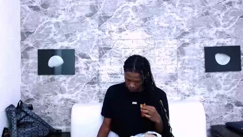 Snapshot of criisbrown_ chatting on November 15, 11:18 am CriisBrown online show from November 15, 11:18 am