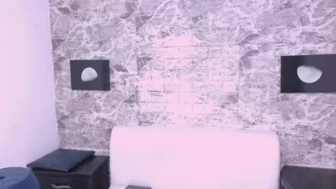 Snapshot of criisbrown_ chatting on November 18, 11:03 am CriisBrown online show from November 18, 11:03 am