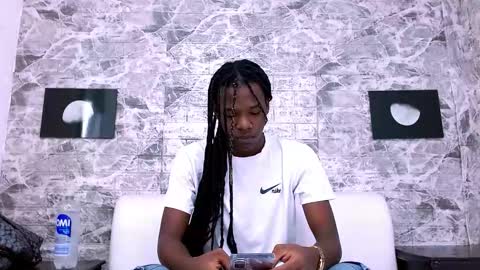 Snapshot of criisbrown_ chatting on November 20, 11:21 am CriisBrown online show from November 20, 11:21 am