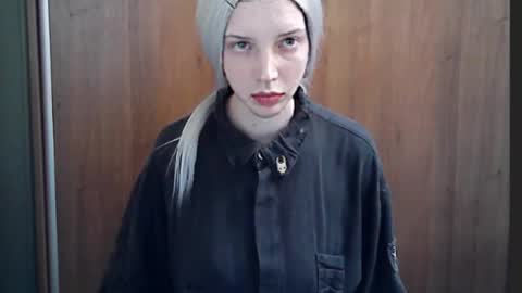 Snapshot of crimson_lady6 chatting on May 20, 6:14 pm crimson_lady6 online show from May 20, 6:14 pm