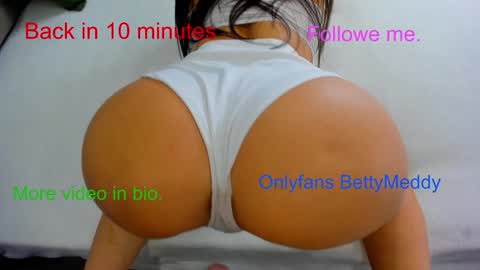 Gold Couple online show from March 26, 8:20 am